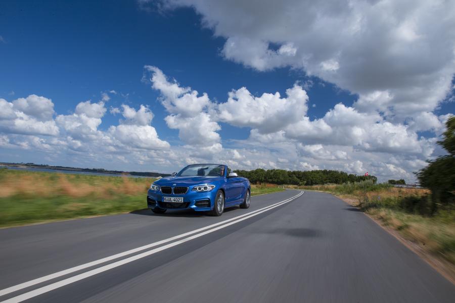  BMW M235i Convertible 2014 года  (фото 21 из 28)